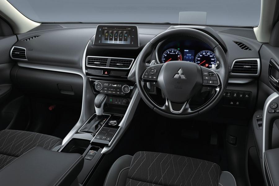 Торпедо Mitsubishi Eclipse Cross 2017 года  (JP) (фото 5 из 41)